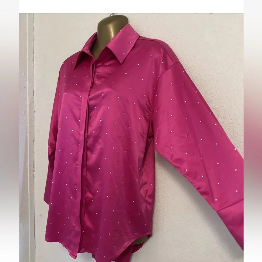 Blue B. NEW WOMAN PINK SATIN EFFECT SHIRT Rhinestone LONG SLEEVE SIZE S - Picture 1 of 5